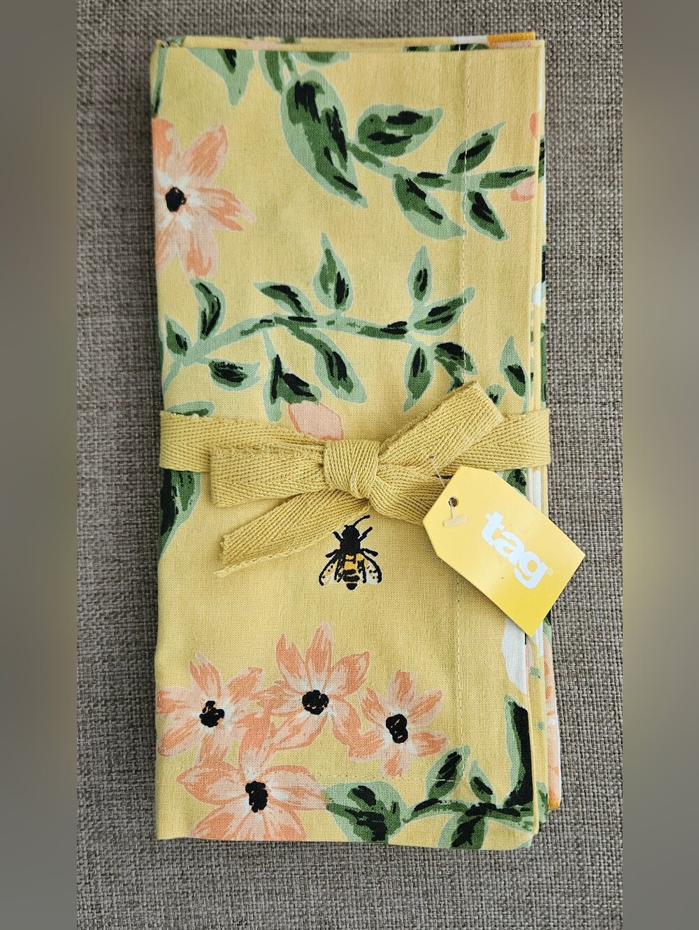 Tag Bee Floral Set Of 4 Yellow Cotton Napkins NWT